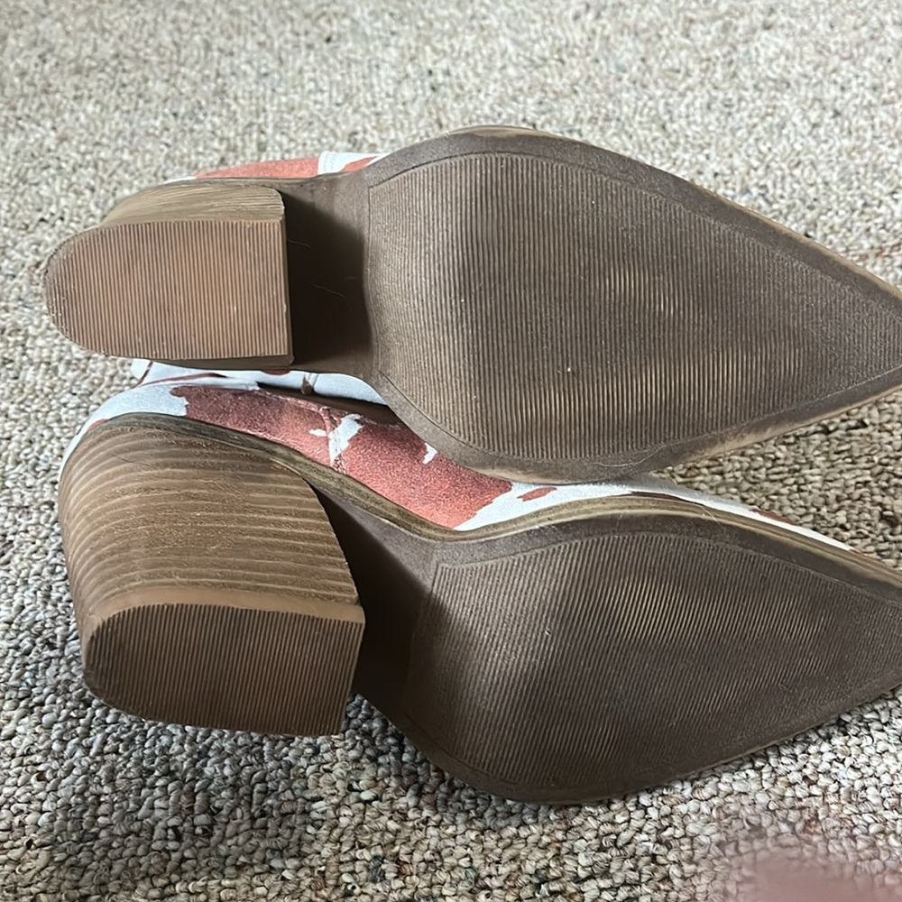 Cowhide Designed Boots - image 3